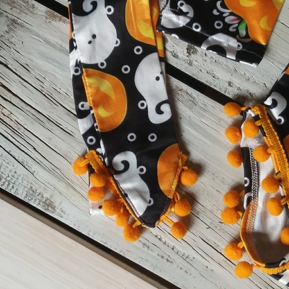 Boo's and Lanterns Tassle Halloween Onesie - Picture 3 of 4